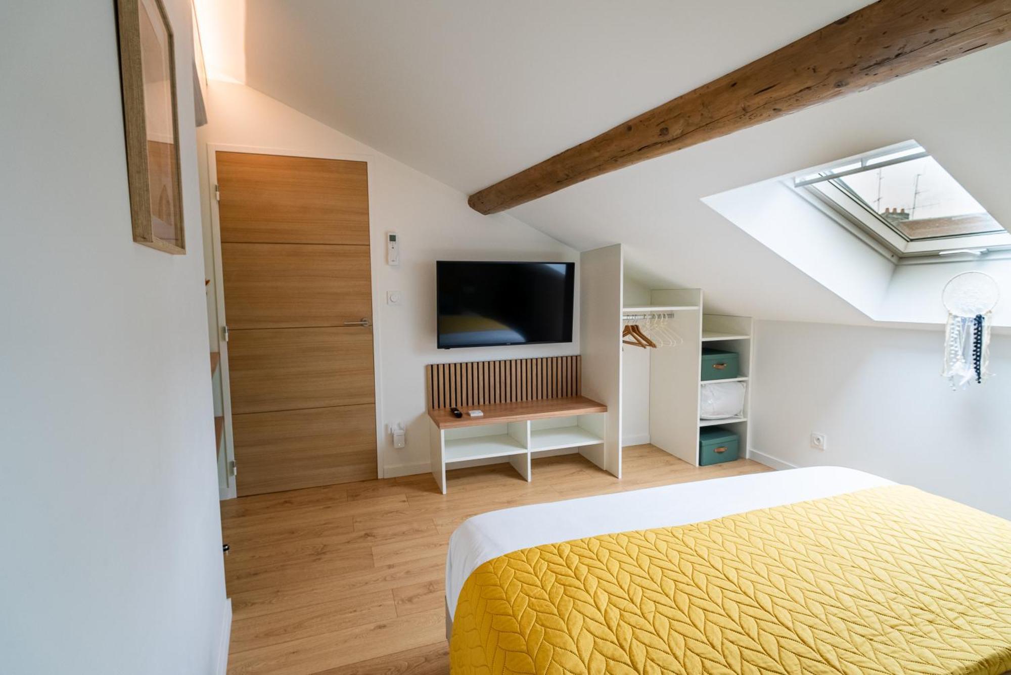 브장송 Au Duplex D'Or Centre Historique 아파트 외부 사진